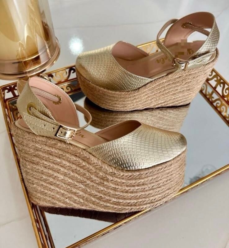 Espadrille Gold | plataforma Colombiana 10 cm de altura, espadrille en cuero sintético, livianas y cómodas.